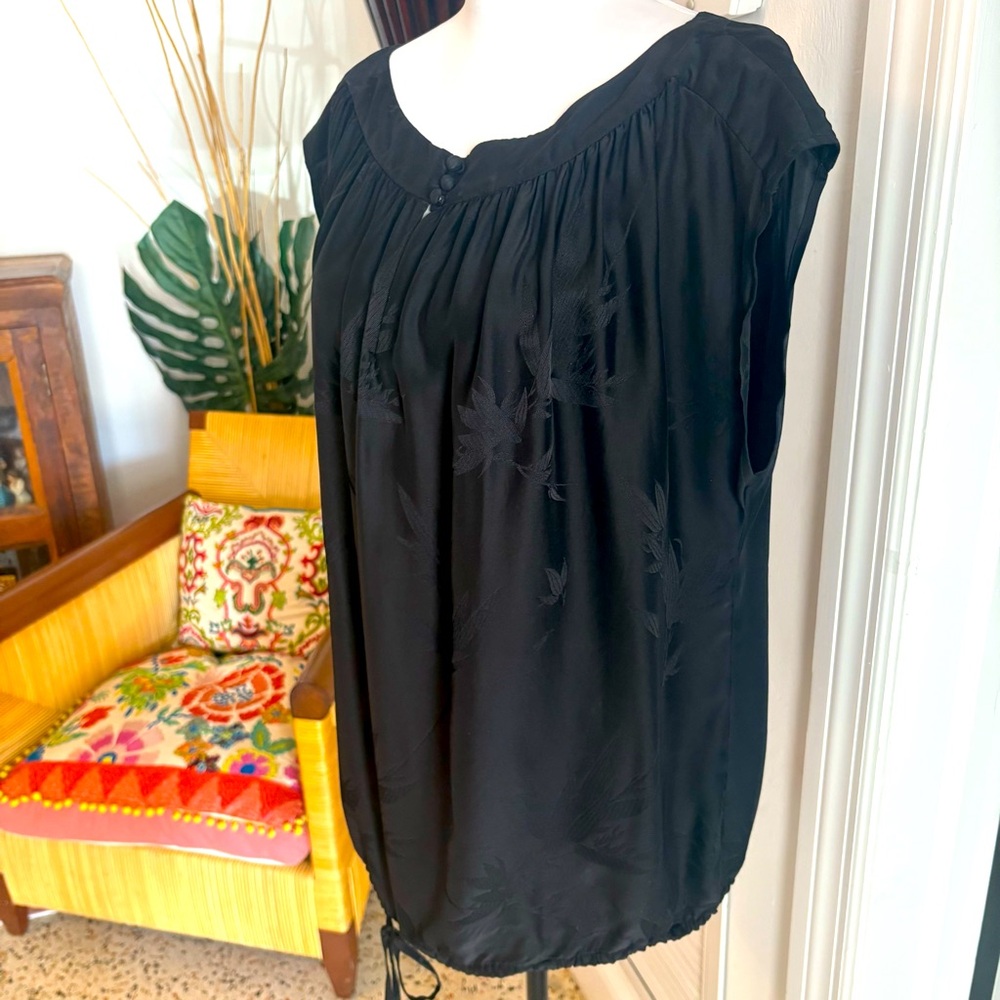 TALBOTS Black Silk Cap Sleeve Blouse! Tie at waist to desired fit! Excellent! 16 - Picture 3 of 10